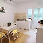 Nodilo - Comfort One Bedroom With Balcony And Sea View 3 Apartament